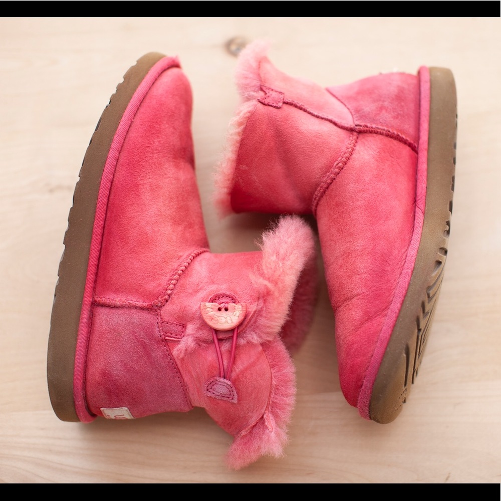 Pre-owned Pink UGG ankle boots size 6.5